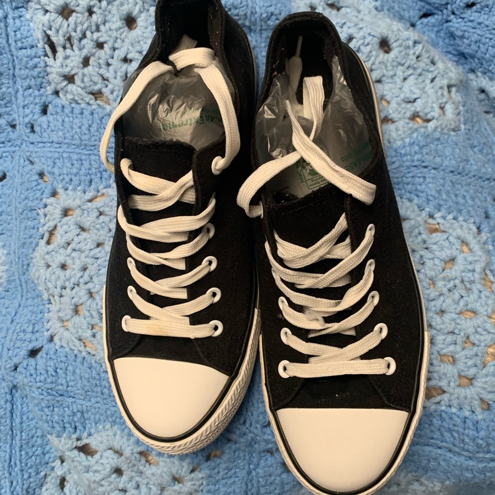 Men’s Tennis - Blk/White      $20